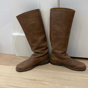 Roots boots.. 100% genuine leather-barely worn